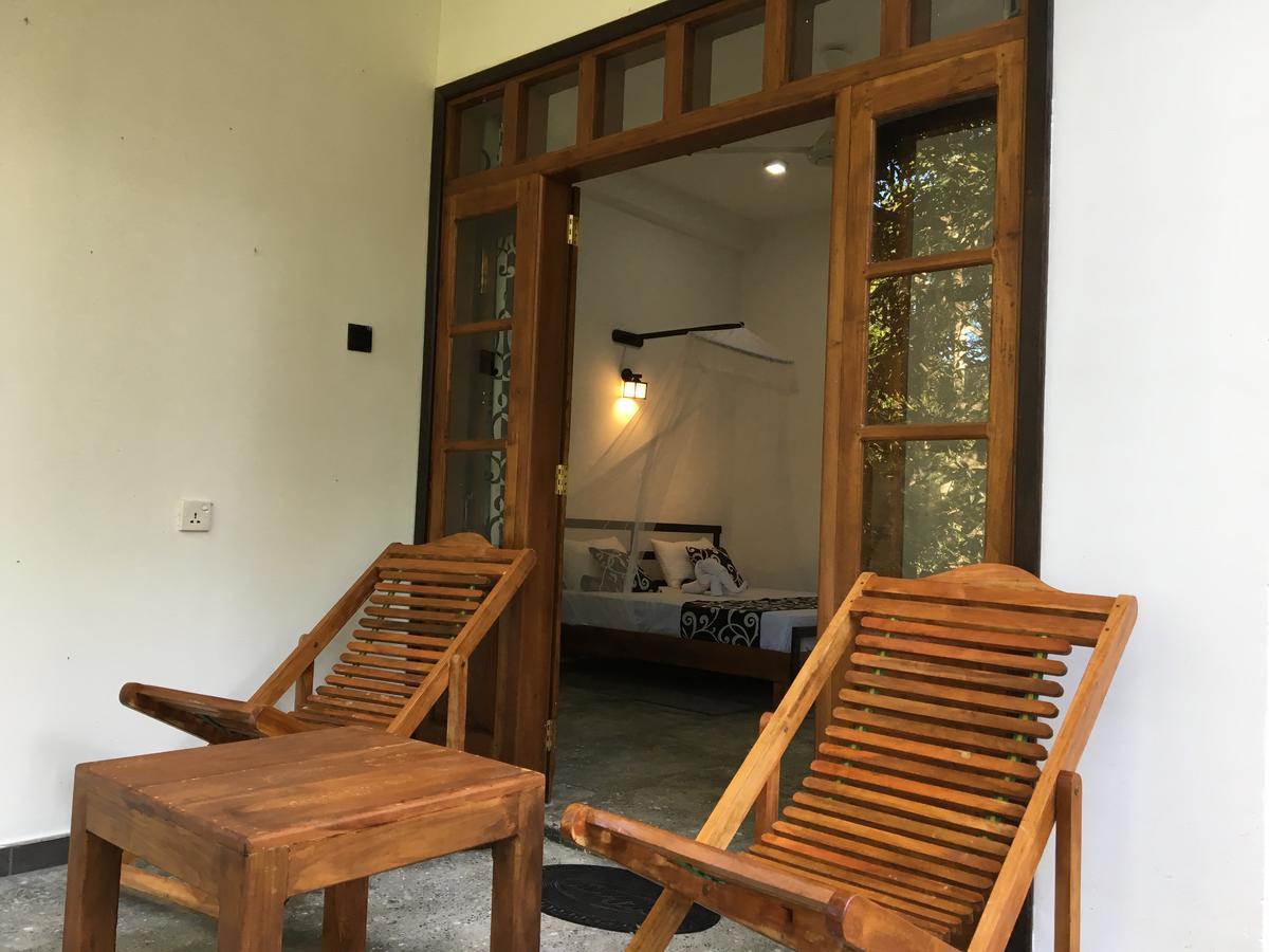 Peacock Riverside Udawalawe Exterior photo