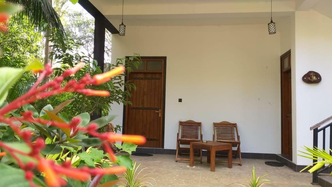 Peacock Riverside Udawalawe Exterior photo